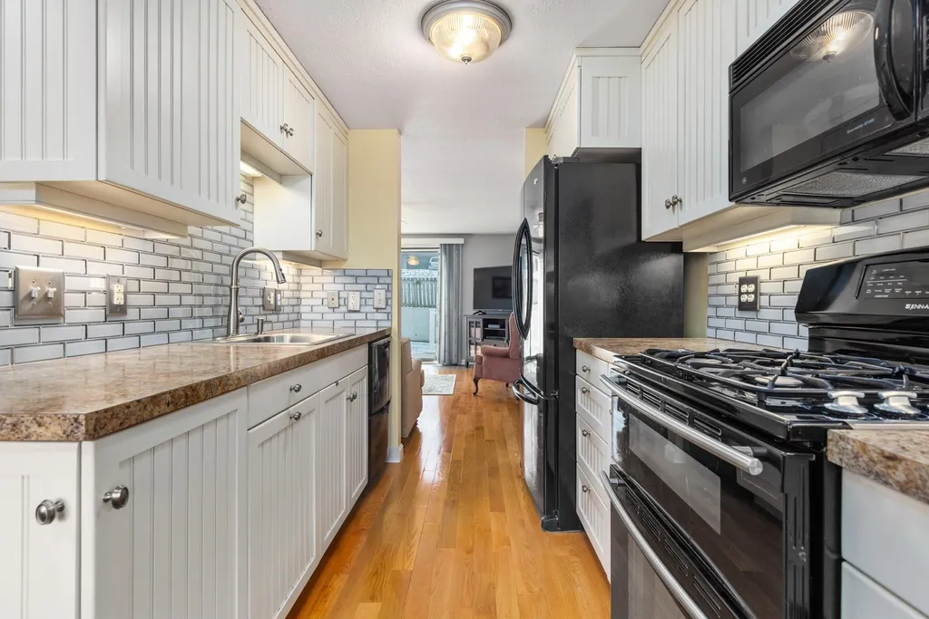 3 Moonlight Drive Newmarket NH 03857