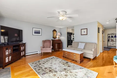 3 Moonlight Drive Newmarket NH 03857