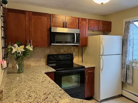33 Apple Lane Hollis NH 03049