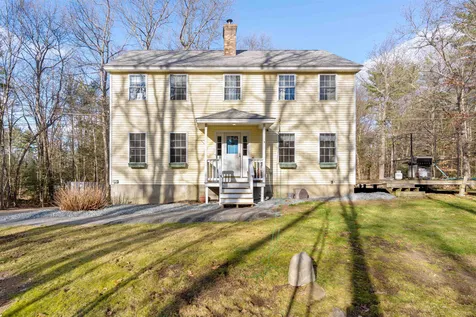 94 Smith Road Chester NH 03036