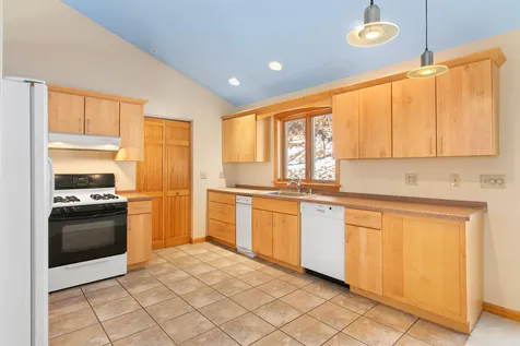 112 Brets Road Brattleboro VT 05301