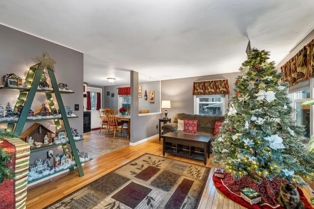 94 Warren Street Laconia NH 03246