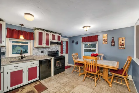 94 Warren Street Laconia NH 03246