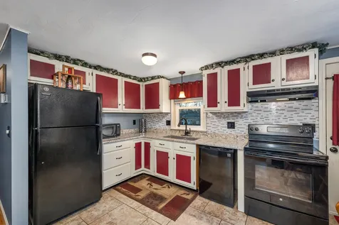 94 Warren Street Laconia NH 03246