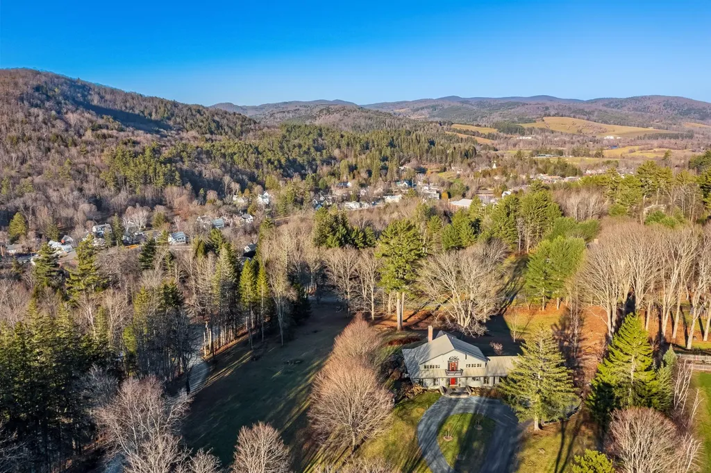 2 Border Lane Woodstock VT 05091