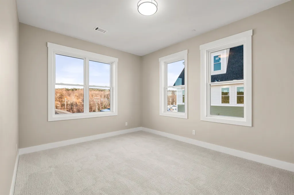 1332 Union Avenue Laconia NH 03246