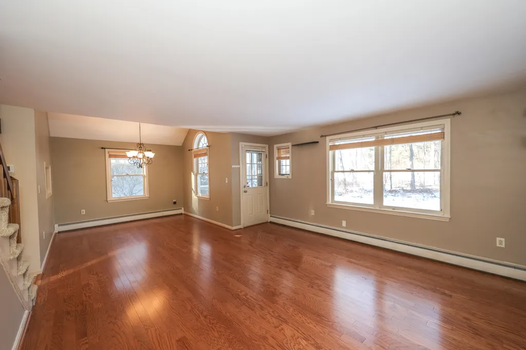2 Wedgewood Circle Hooksett NH 03106