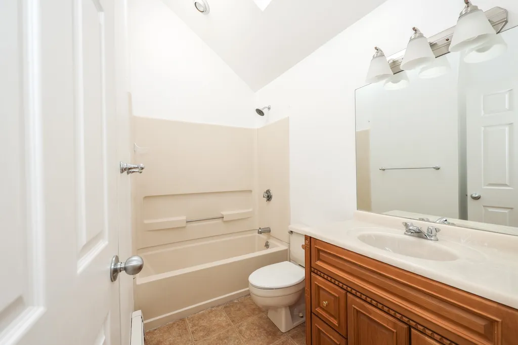 2 Wedgewood Circle Hooksett NH 03106