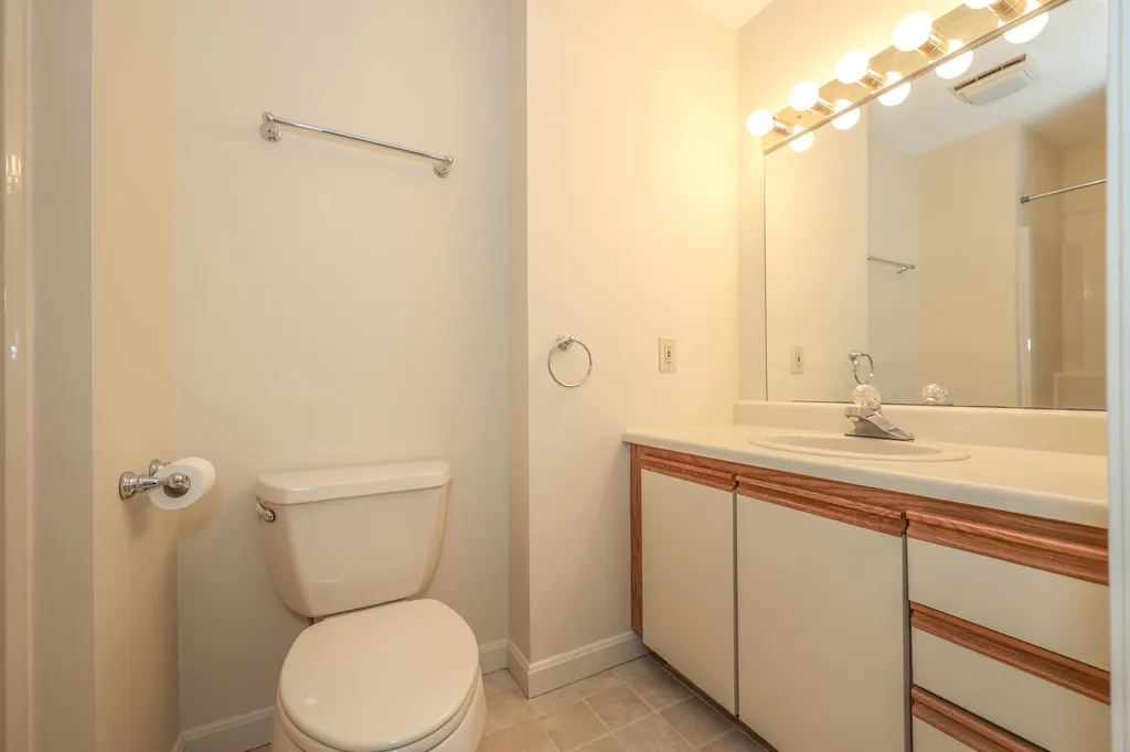 2 Wedgewood Circle Hooksett NH 03106