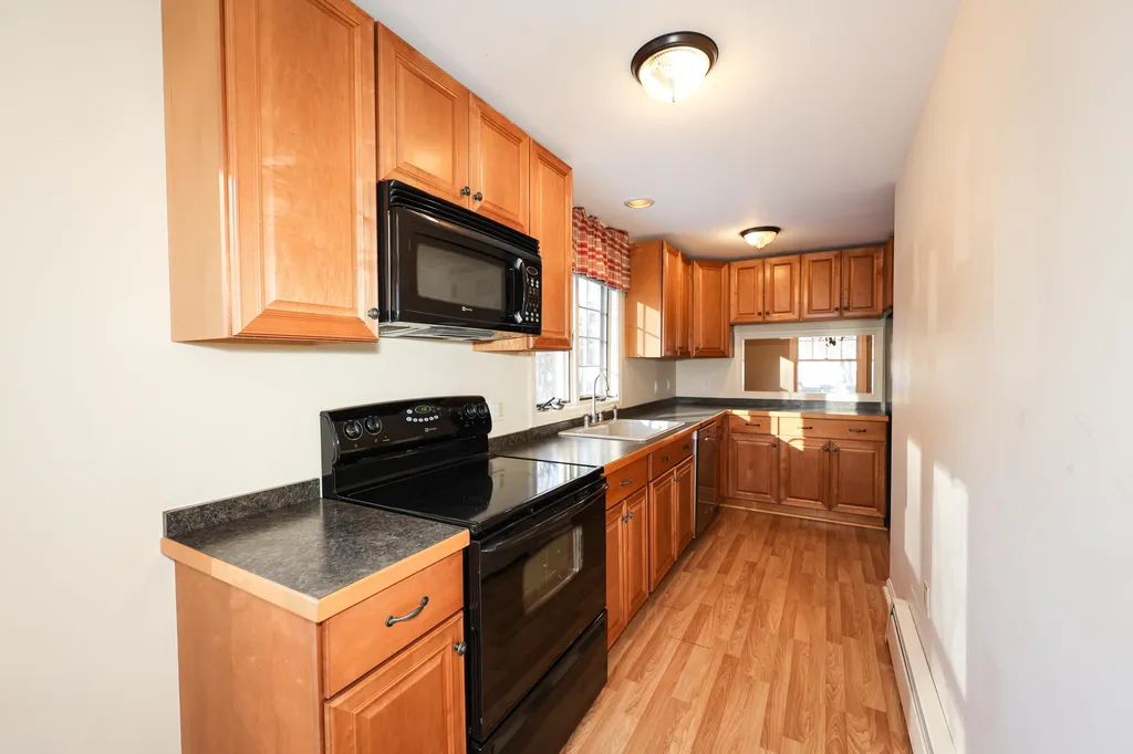 2 Wedgewood Circle Hooksett NH 03106