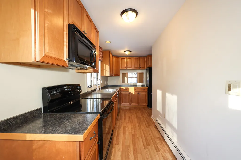 2 Wedgewood Circle Hooksett NH 03106