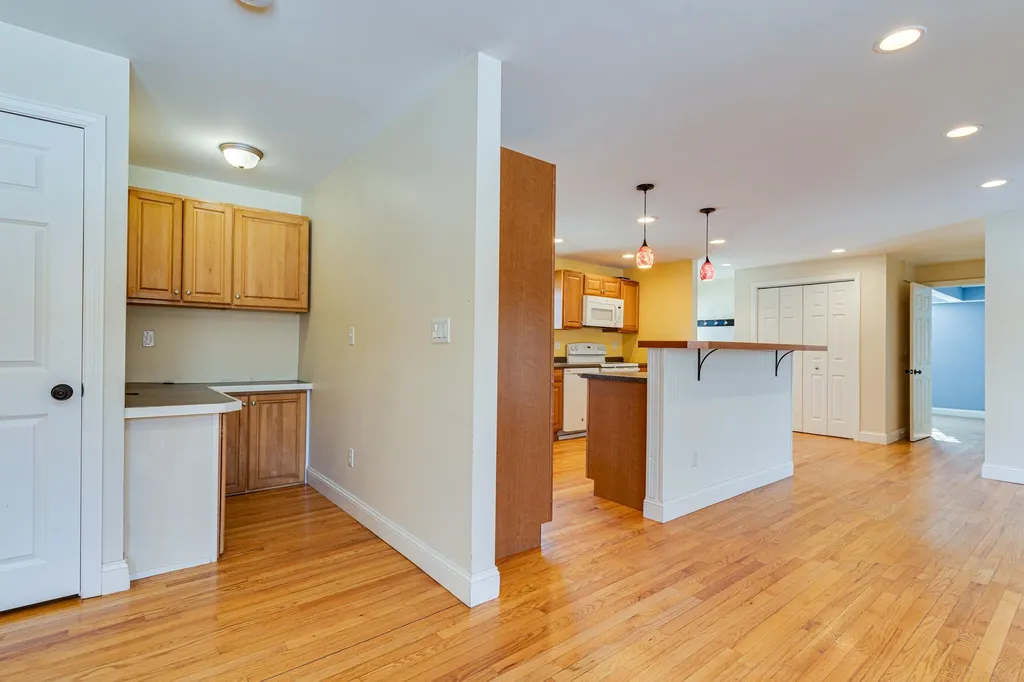 16-18 Hobart Street Exeter NH 03833