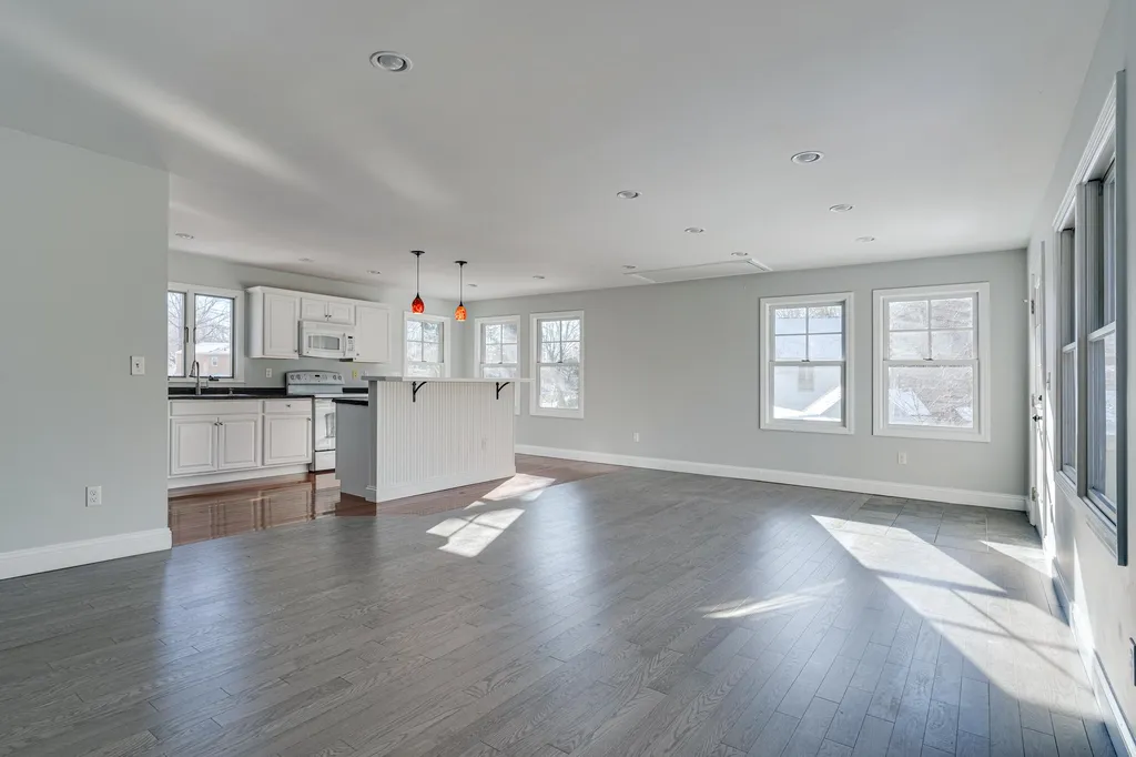 16-18 Hobart Street Exeter NH 03833