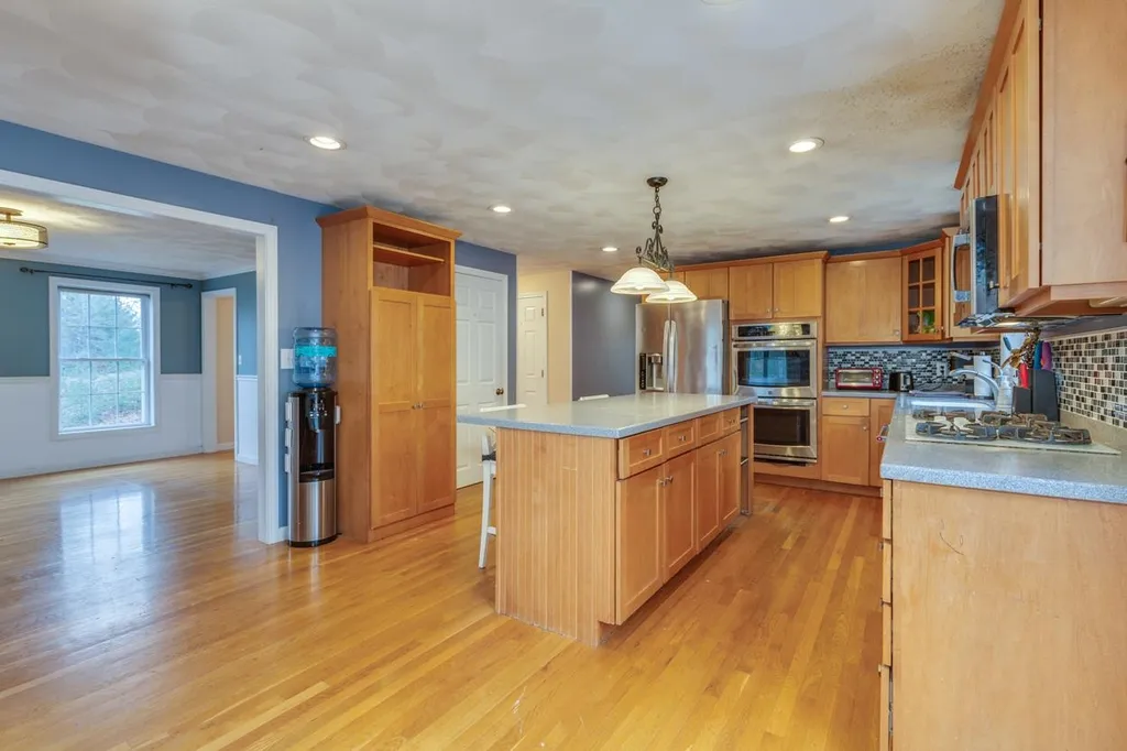 35 Sycamore Street Pelham NH 03076