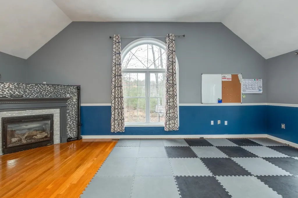 35 Sycamore Street Pelham NH 03076