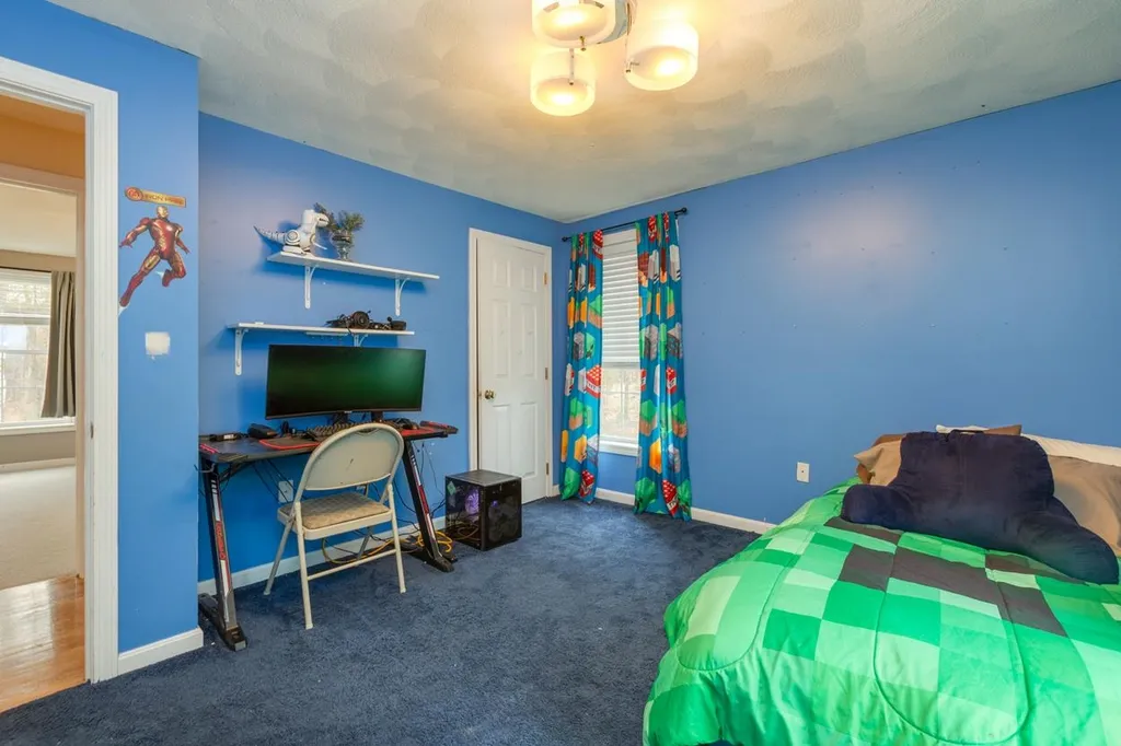 35 Sycamore Street Pelham NH 03076