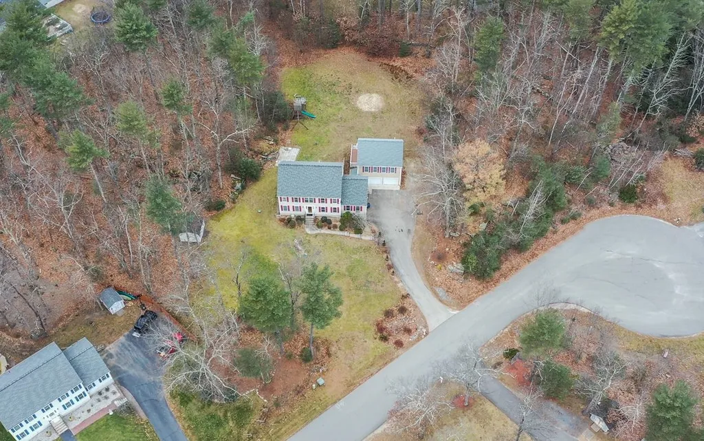 35 Sycamore Street Pelham NH 03076