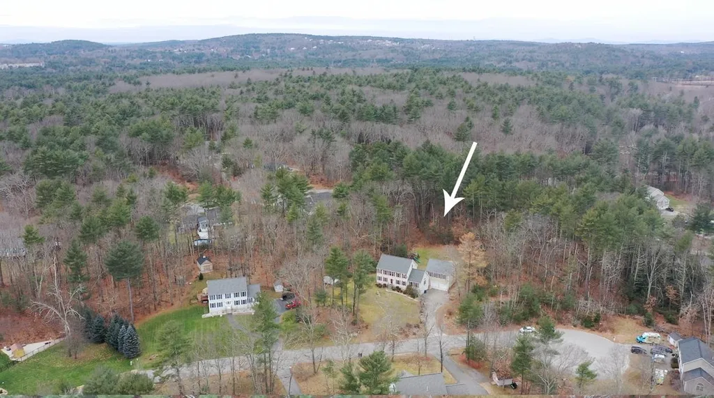 35 Sycamore Street Pelham NH 03076