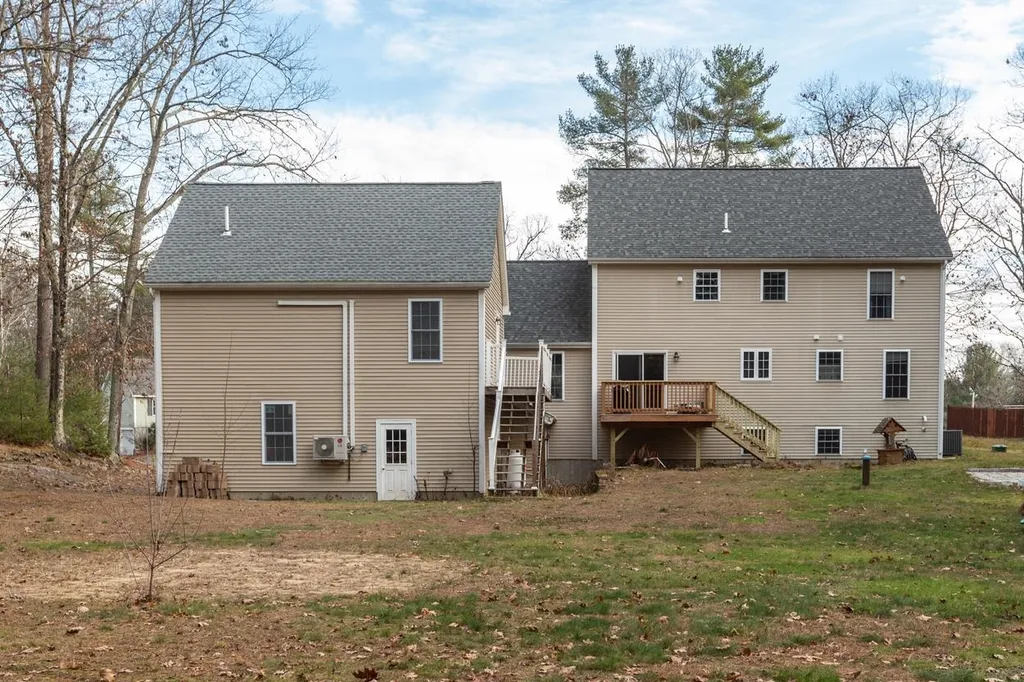 35 Sycamore Street Pelham NH 03076