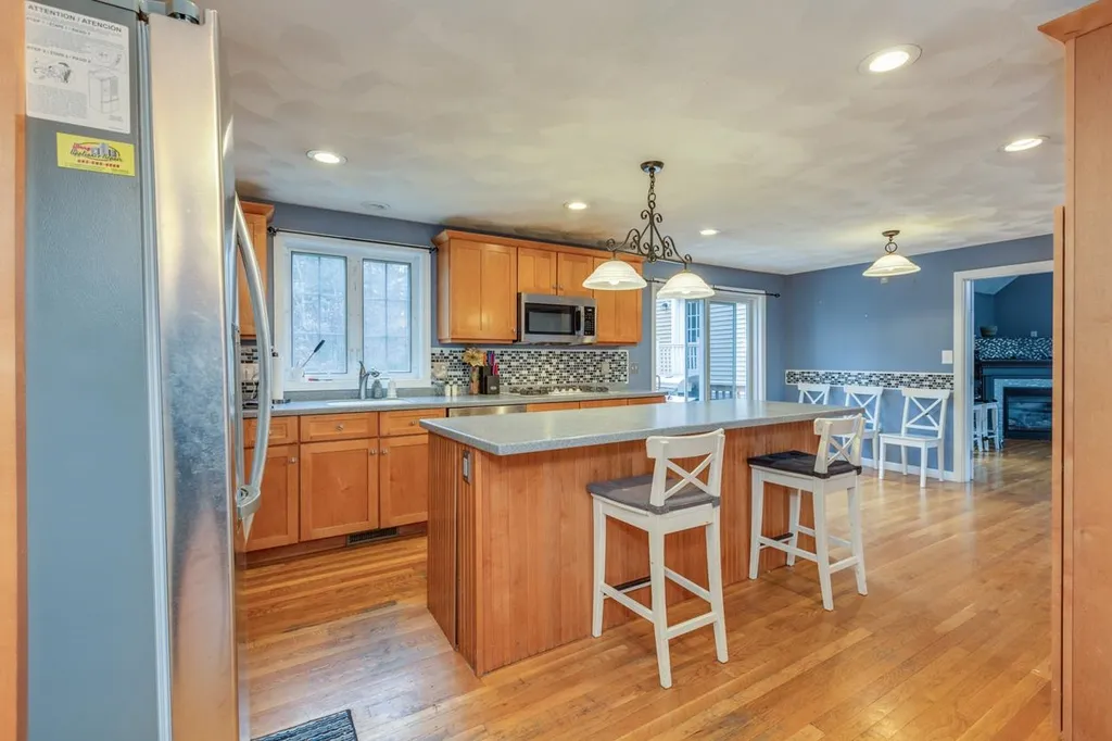 35 Sycamore Street Pelham NH 03076