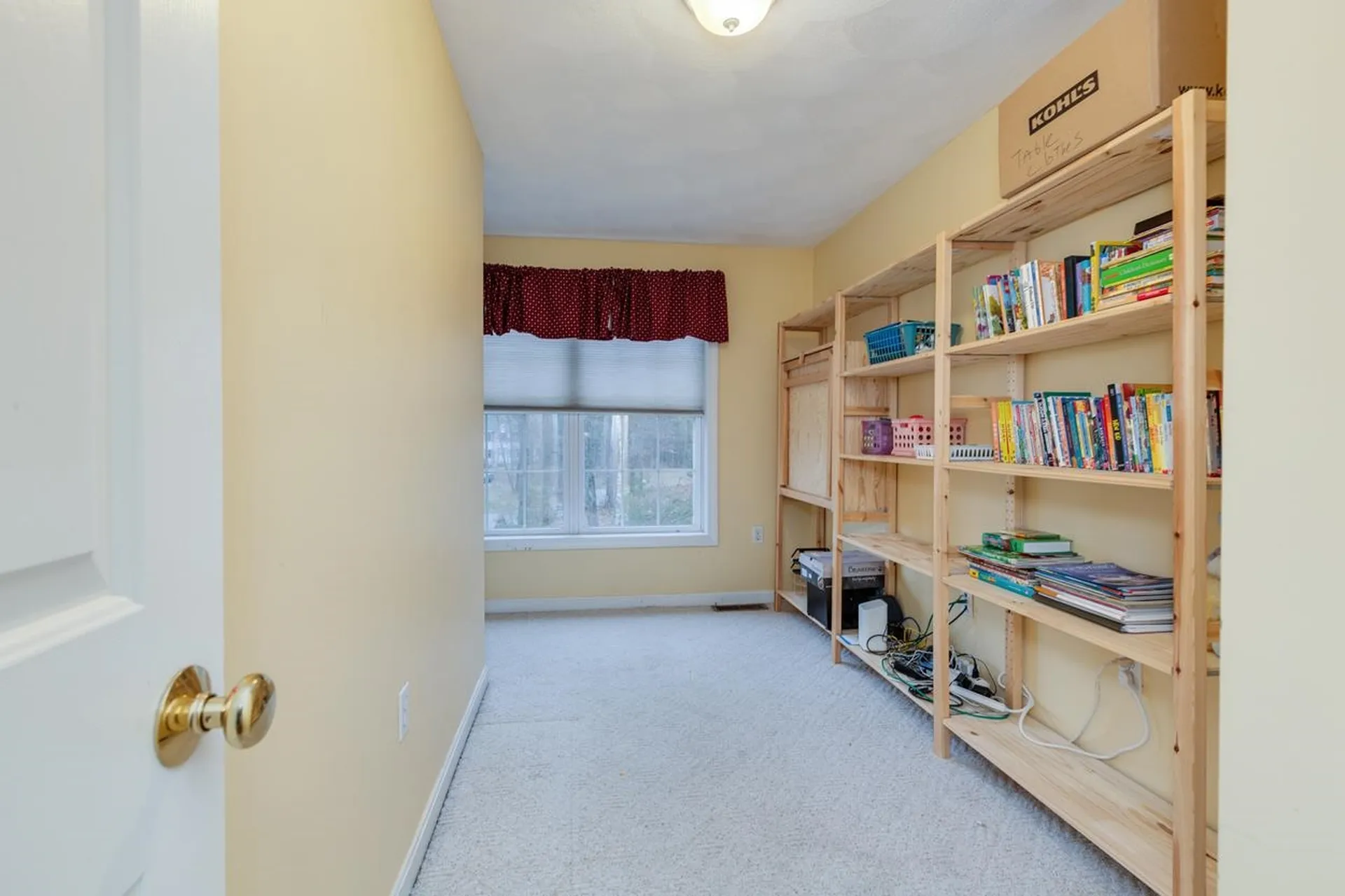 35 Sycamore Street Pelham NH 03076