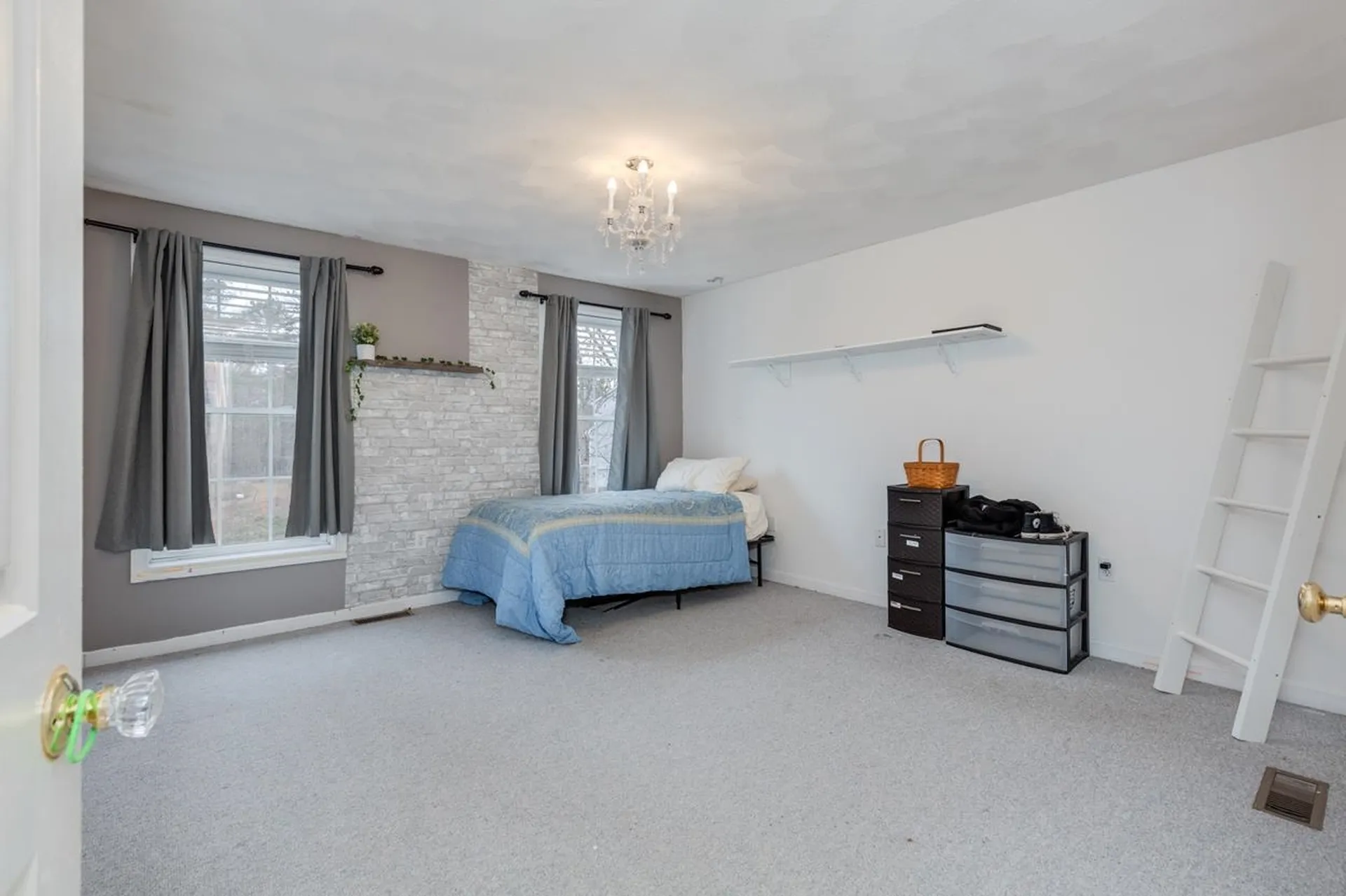 35 Sycamore Street Pelham NH 03076