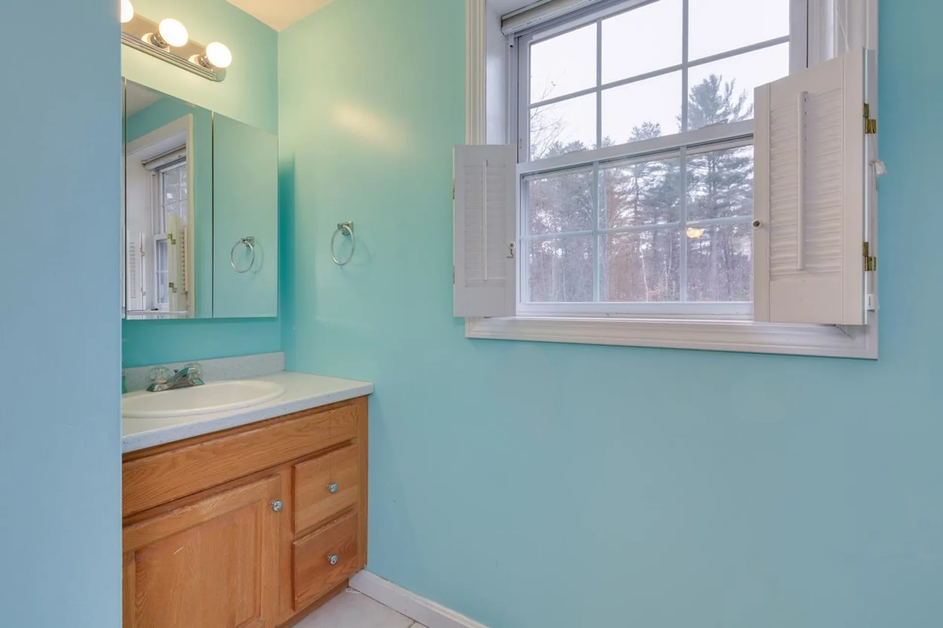 35 Sycamore Street Pelham NH 03076