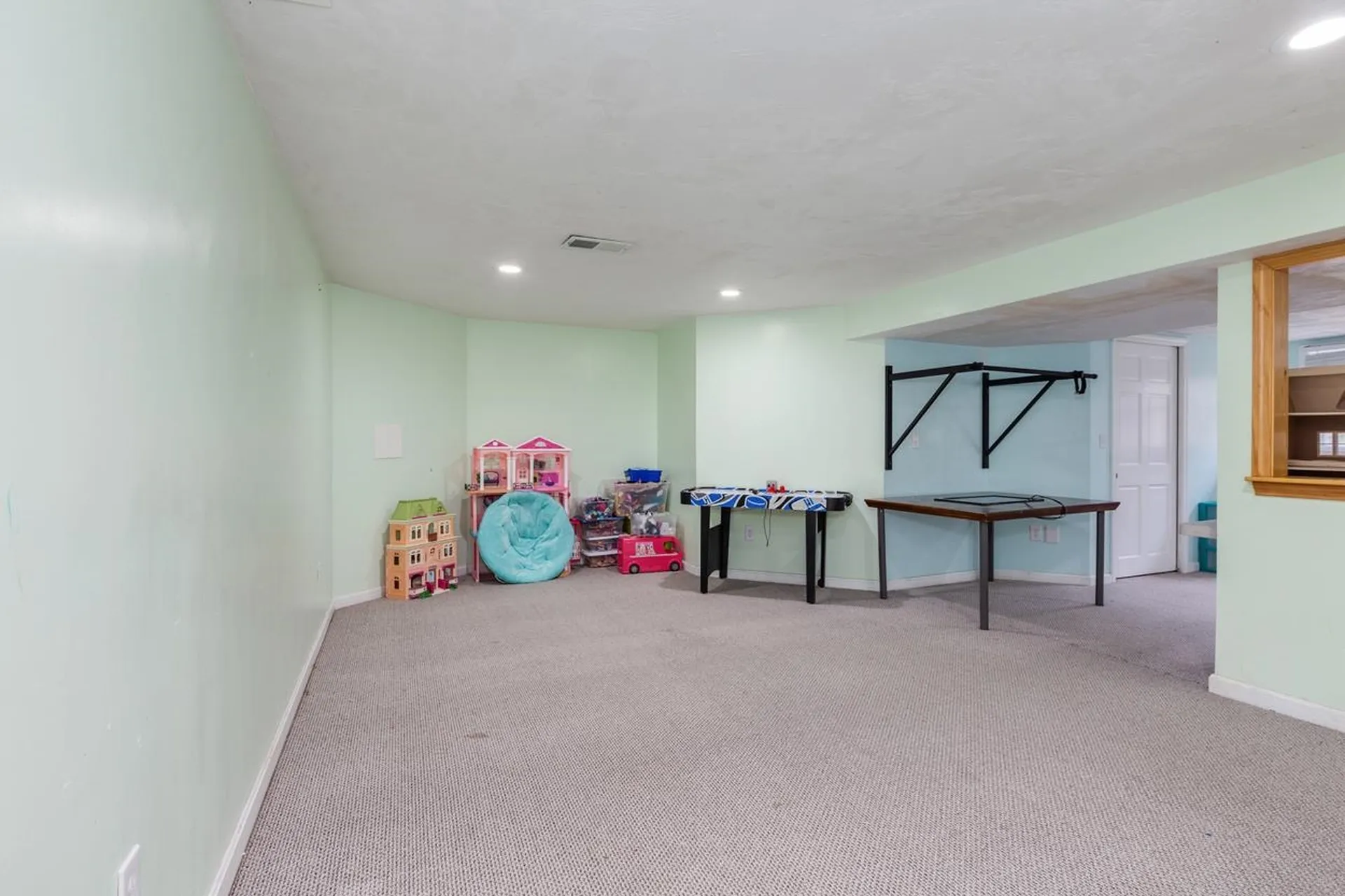 35 Sycamore Street Pelham NH 03076