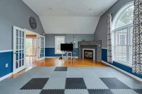 35 Sycamore Street Pelham NH 03076