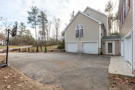 35 Sycamore Street Pelham NH 03076