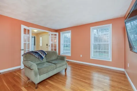 35 Sycamore Street Pelham NH 03076