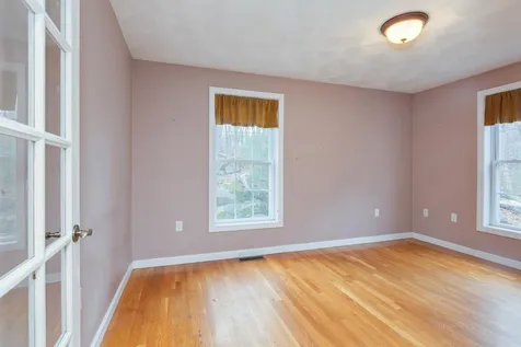 35 Sycamore Street Pelham NH 03076
