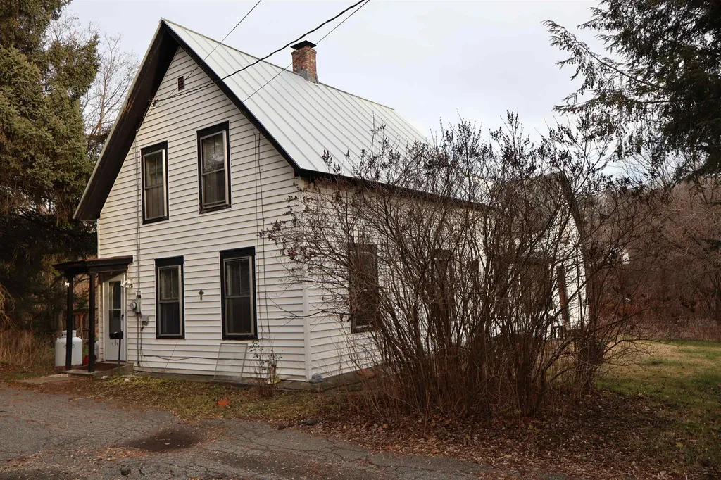169 Nutt Lane Hartford VT 05001