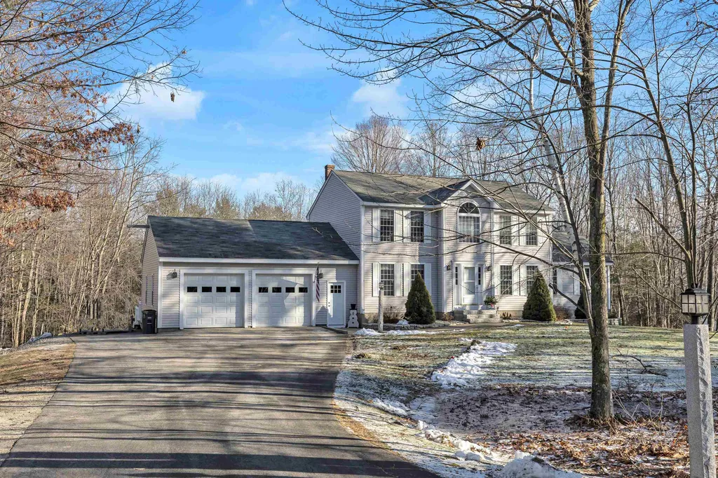 14 Laurel Road Hooksett NH 03106