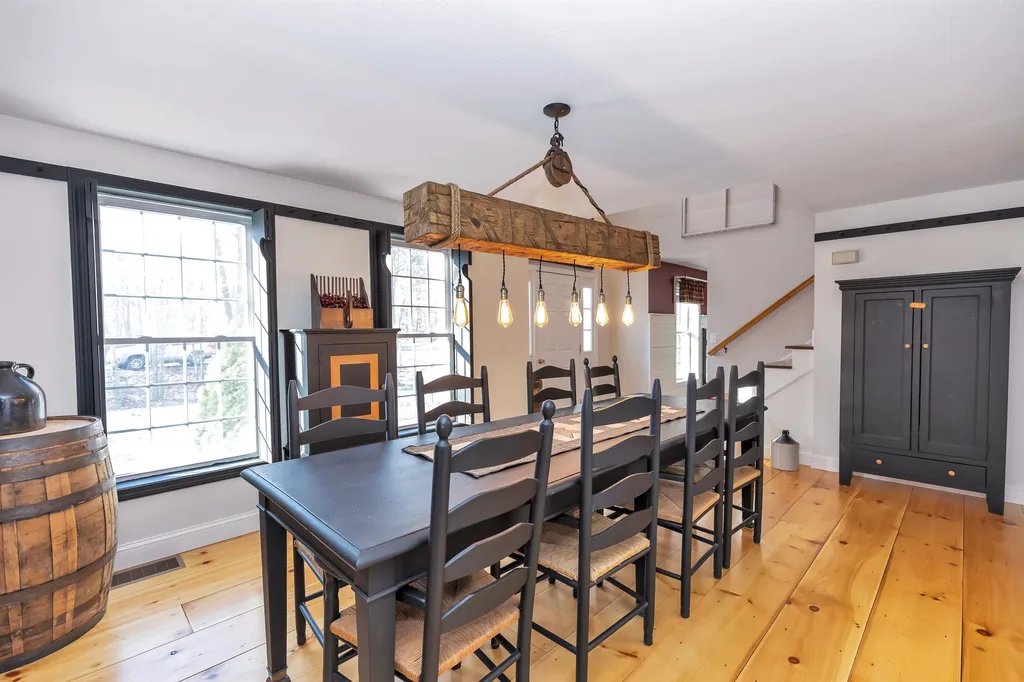 14 Laurel Road Hooksett NH 03106