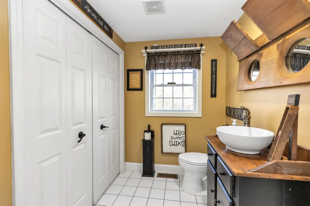 14 Laurel Road Hooksett NH 03106