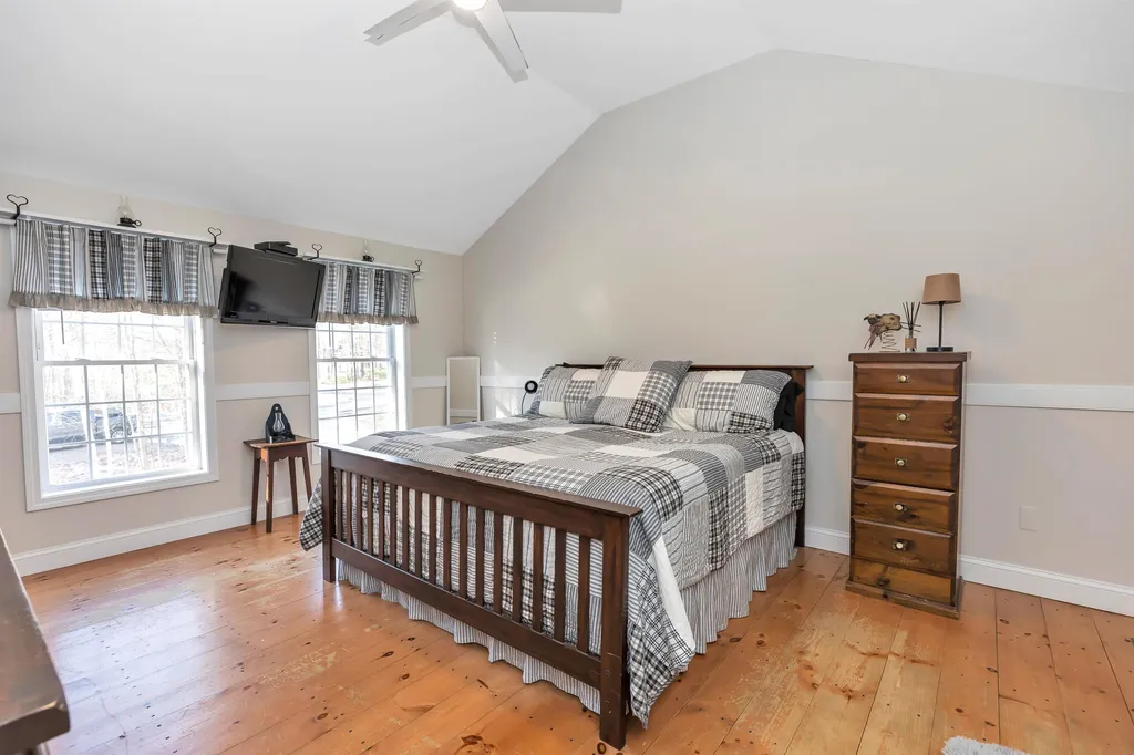 14 Laurel Road Hooksett NH 03106