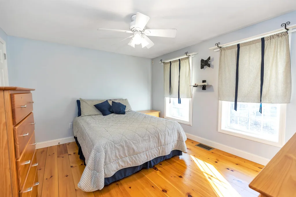 14 Laurel Road Hooksett NH 03106