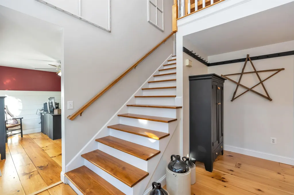 14 Laurel Road Hooksett NH 03106