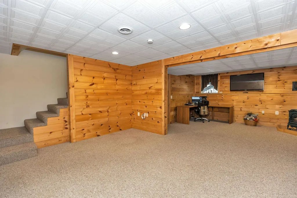 14 Laurel Road Hooksett NH 03106