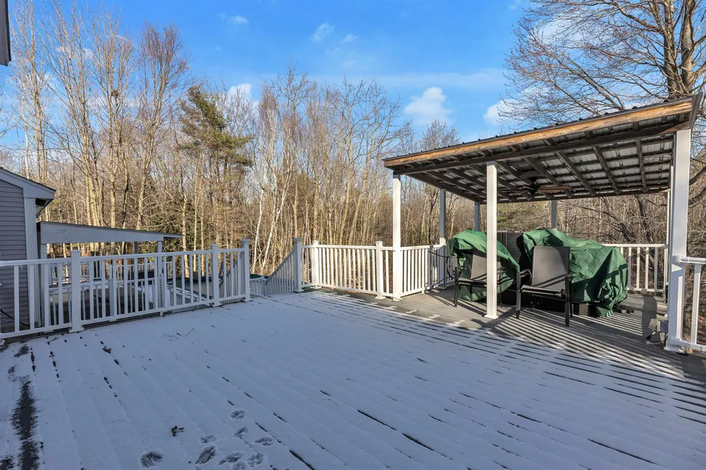 14 Laurel Road Hooksett NH 03106