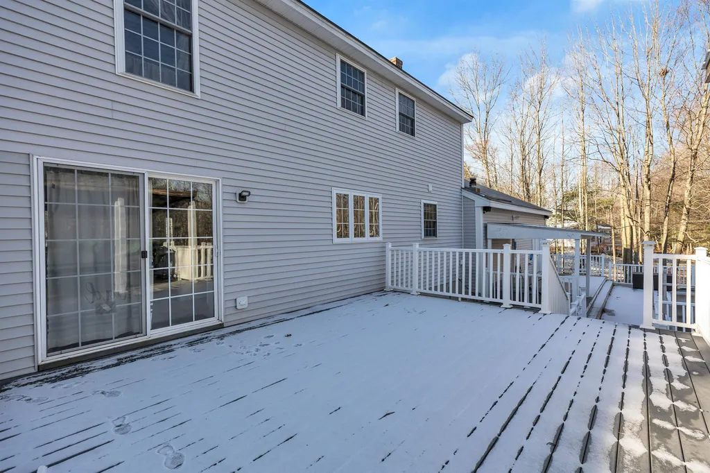 14 Laurel Road Hooksett NH 03106