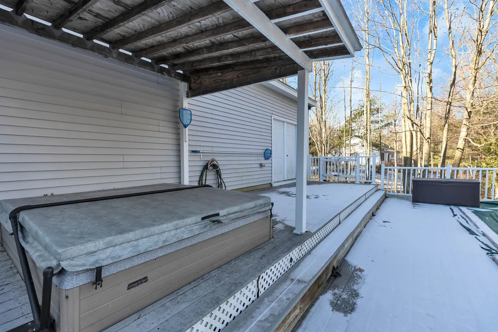 14 Laurel Road Hooksett NH 03106