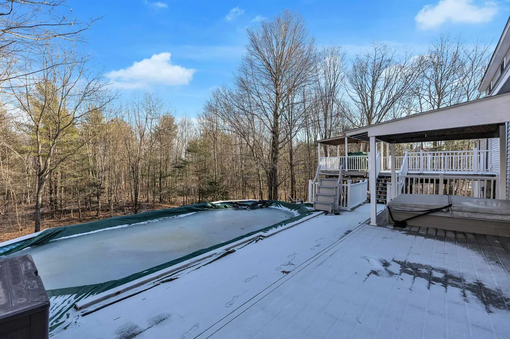 14 Laurel Road Hooksett NH 03106