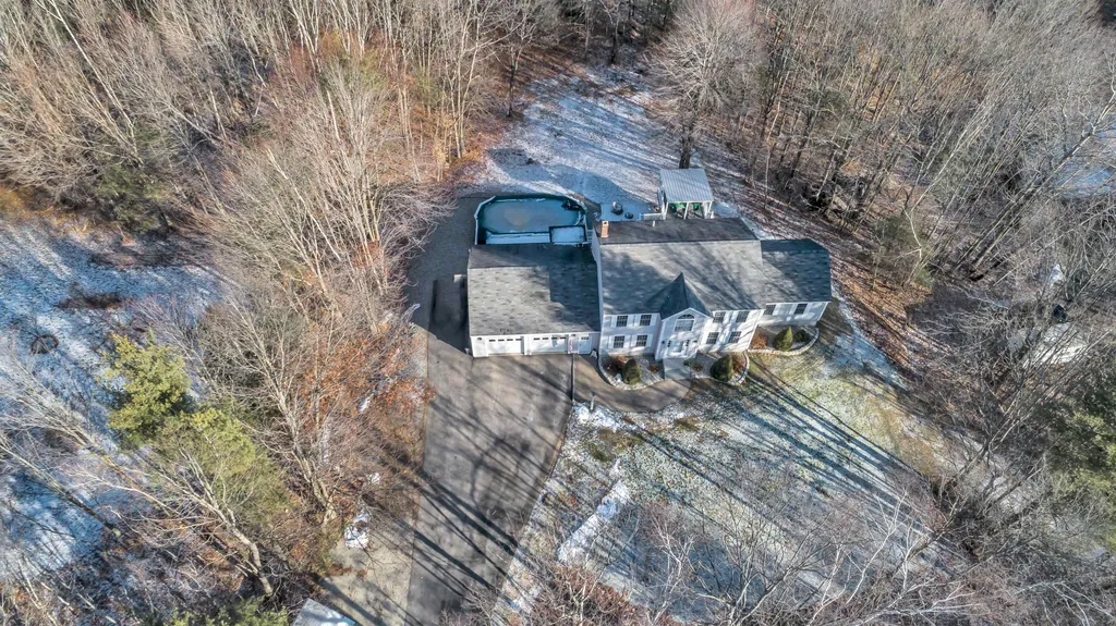 14 Laurel Road Hooksett NH 03106