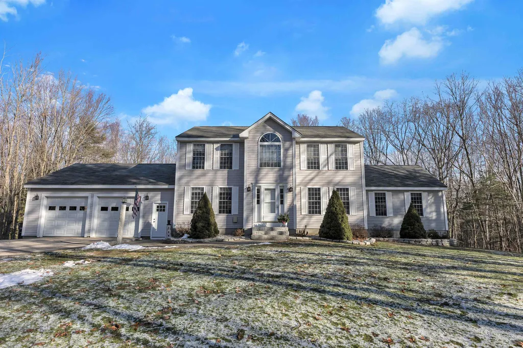 14 Laurel Road Hooksett NH 03106