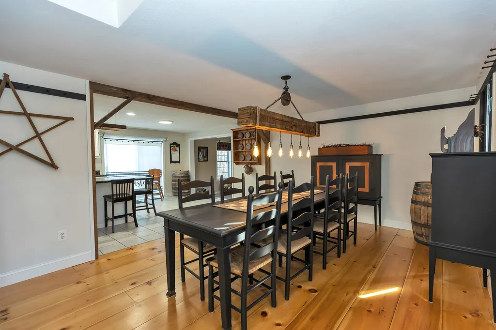 14 Laurel Road Hooksett NH 03106