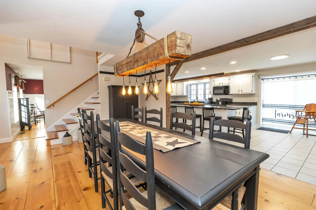14 Laurel Road Hooksett NH 03106