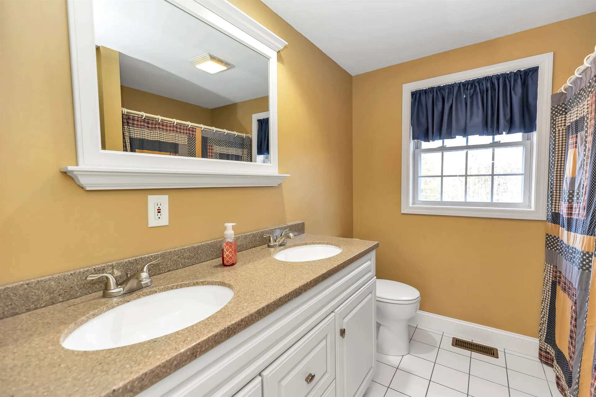 14 Laurel Road Hooksett NH 03106
