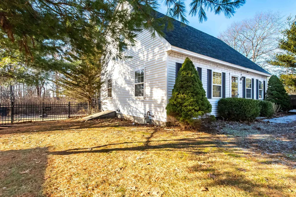 209 Dover Point Road Dover NH 03820